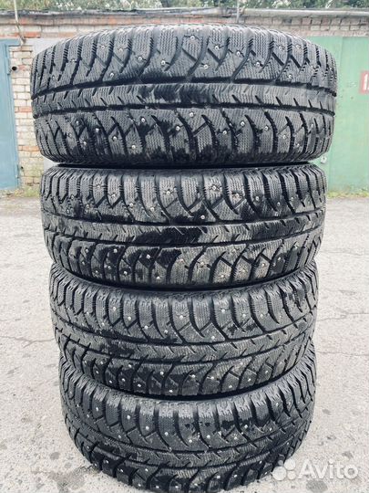 Bridgestone Ice Cruiser 7000 205/60 R16
