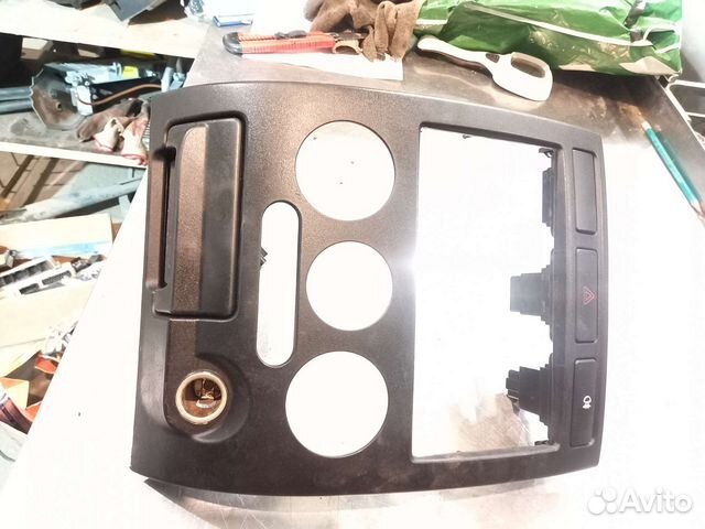 Рамка центральной консоли Kia Rio 1