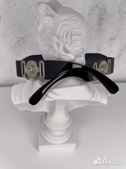 Солнцезащитные очки Versace