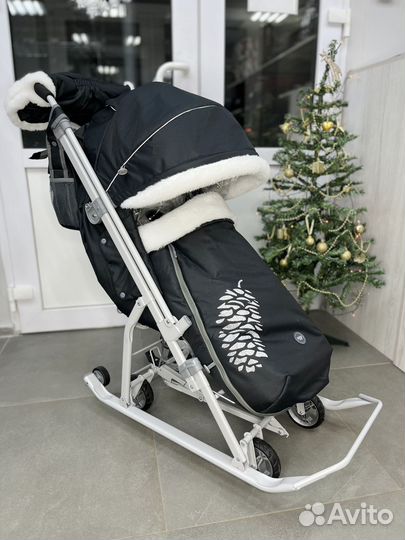 Санки-коляска Nika с перекидной ручкой