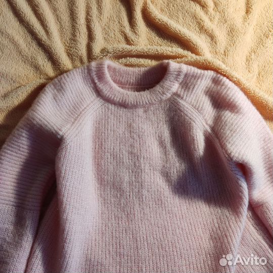 Мягкий розовый свитер