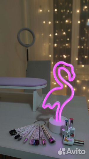Рабочее место мастера маникюра и лешмейкера