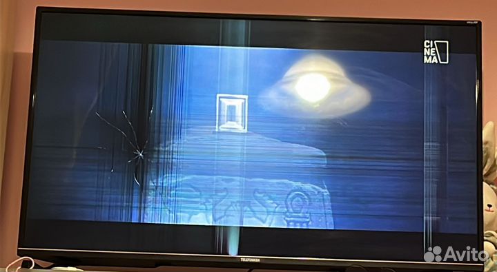 Телевизор Telefunken smart tv с wifi 43 дюйма