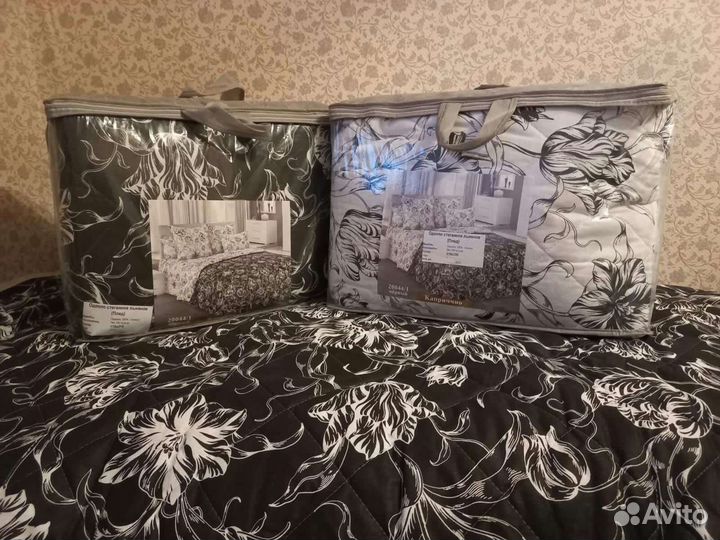 Пледы и подушки