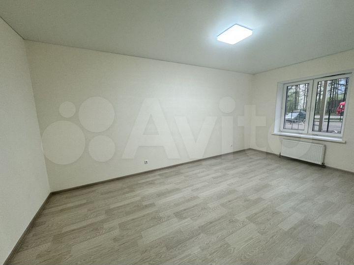 2-к. квартира, 60 м², 1/10 эт.