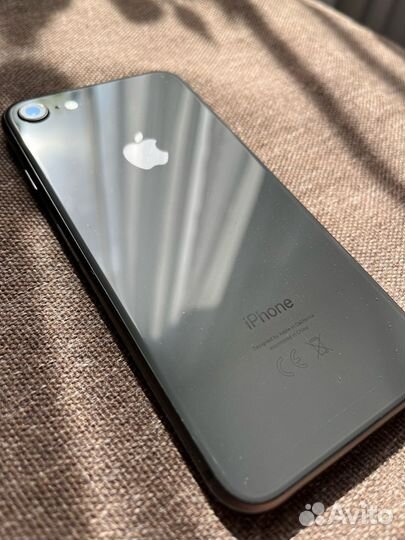 iPhone 8, 64 ГБ