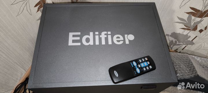 Сабвуфер и колонки edifier