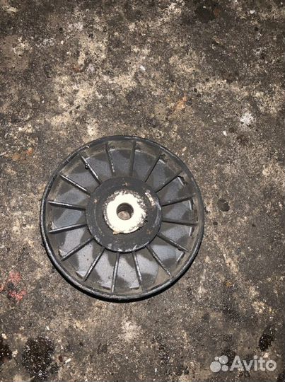 Ролик приводного ремня Volvo 960