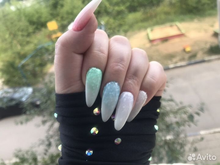 Сертифицированный мастер маникюра и Smart педикюра