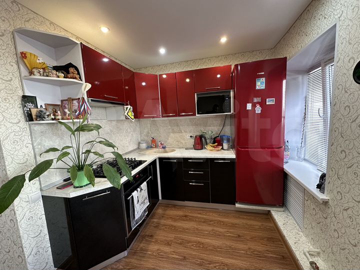 3-к. квартира, 54 м², 1/3 эт.