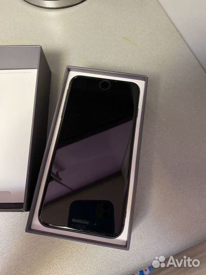 Телефон iPhone 8 plus 128