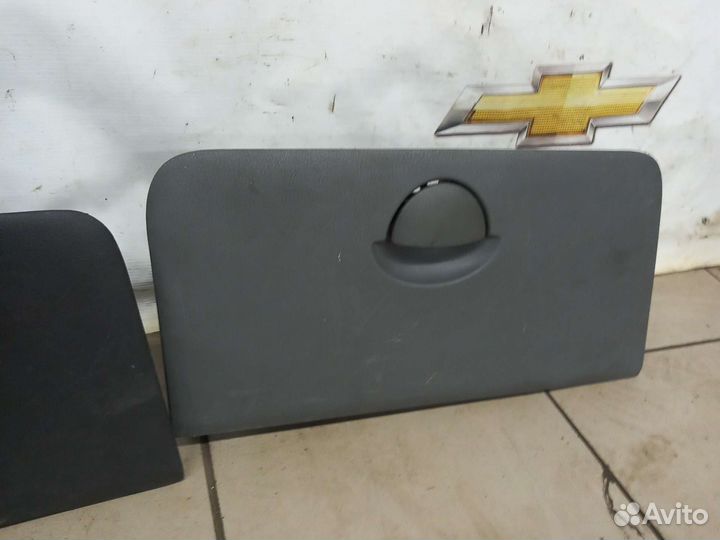 Бардачок салона Шевроле Авео Т200