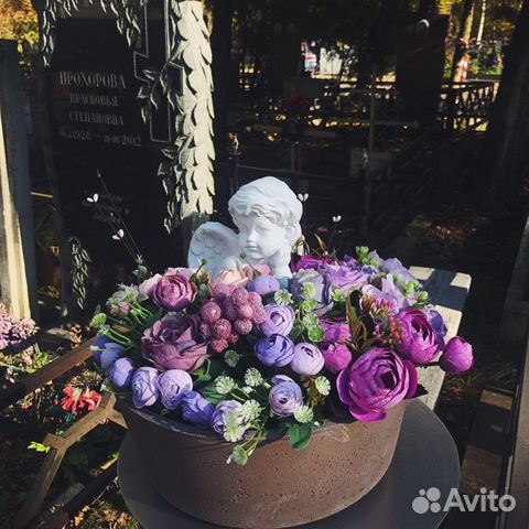 Ритуальные композиции (корзины, венки)