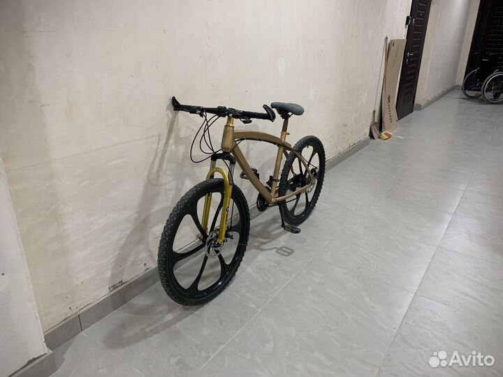 Скоростной велосипед BMW