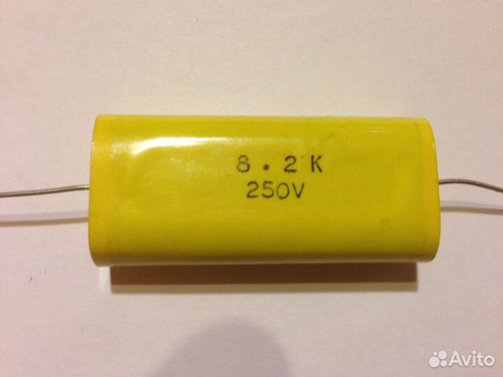 Конденсатор Hitano 8.2 MFD 250 V (8.2 мкФ 250 В)