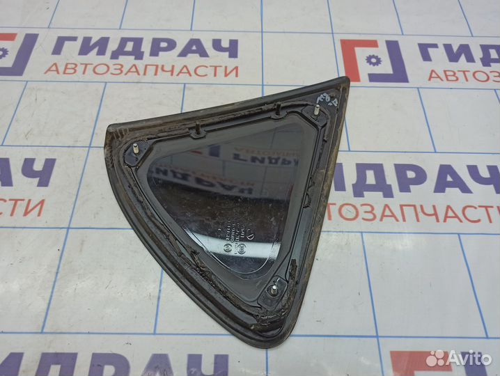 Стекло кузовное глухое правое Hyundai Solaris 8782