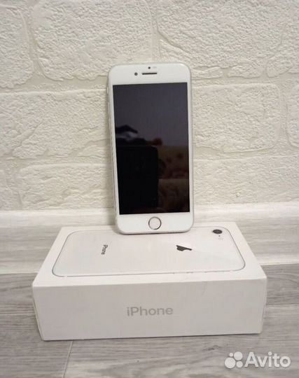 iPhone 8, 64 ГБ