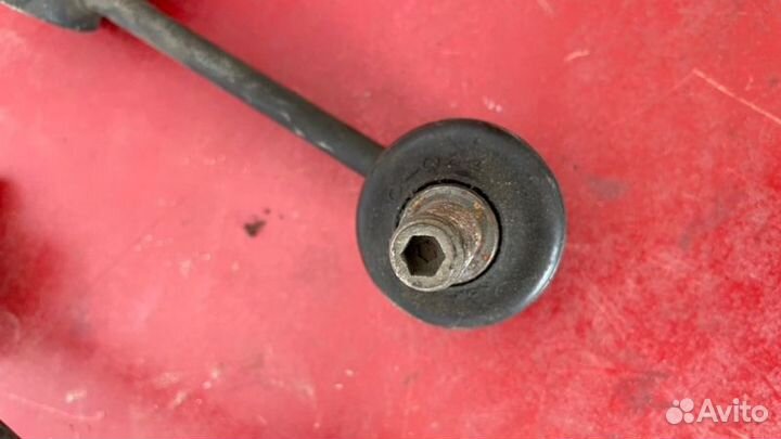 Стойки стабилизатора комплект передние Toyota