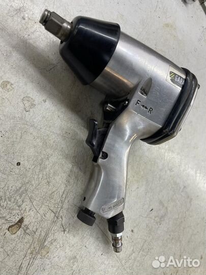 Пневмогайковерт