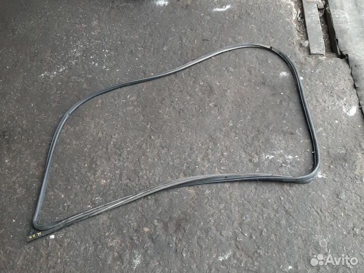 Уплотнитель двери передний Мицубиси Аутлендер XL