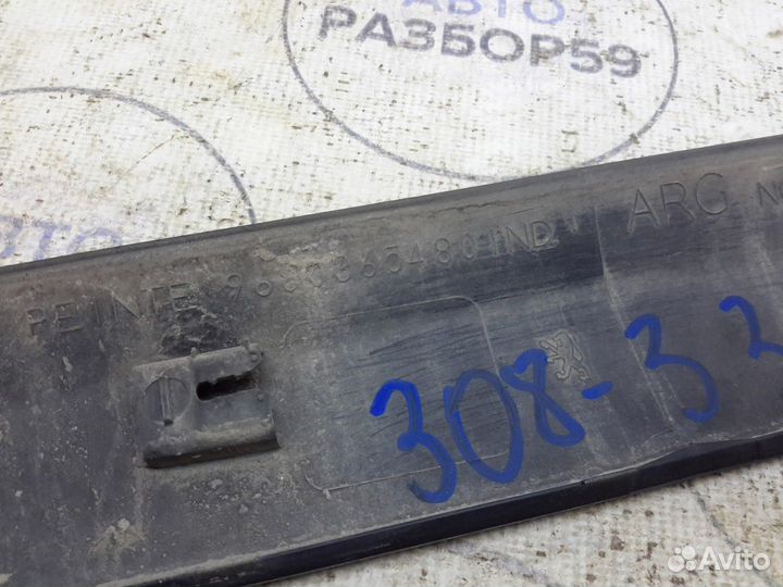 Молдинг двери задний левый Peugeot 308