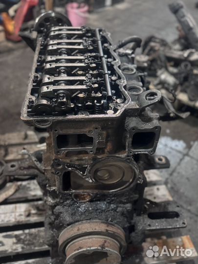 Двигатель D4GA в разборе