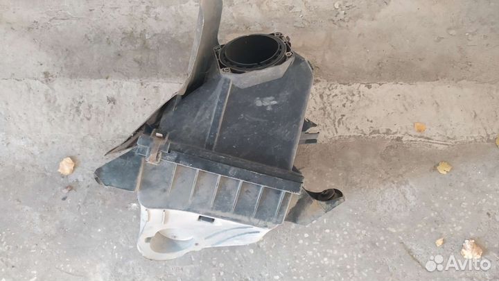 Корпус воздушного фильтра Фольксваген Ауди