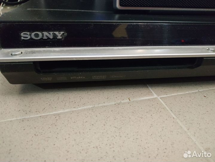 Домашний кинотеатр Sony DAV-DZ30