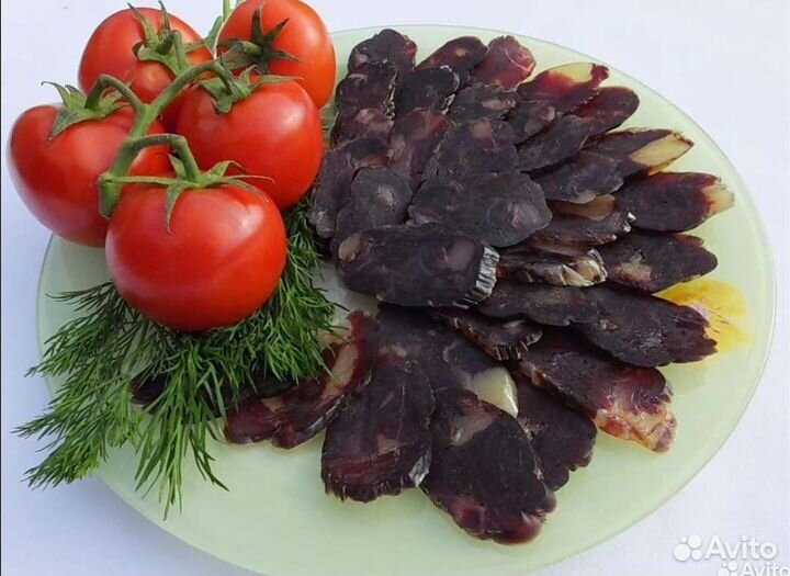 Мясные деликатесы казы, хамон