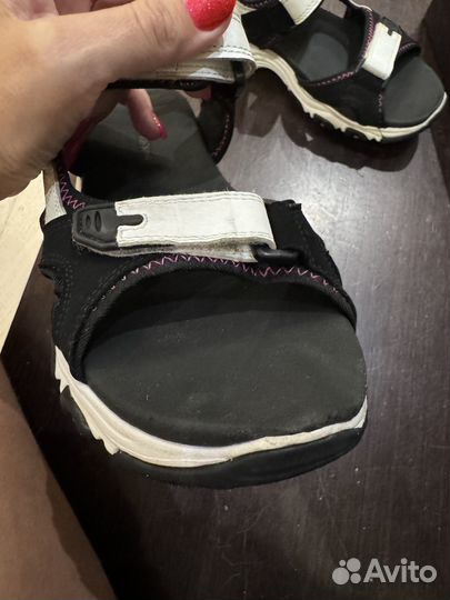 Сандали для девочки Skechers