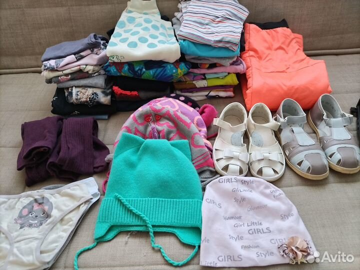 Отдам пакет одежды для девочки