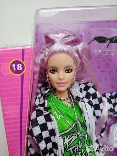 Куклы Барби экстра 18 17 Джойс и Джун синяя шубка