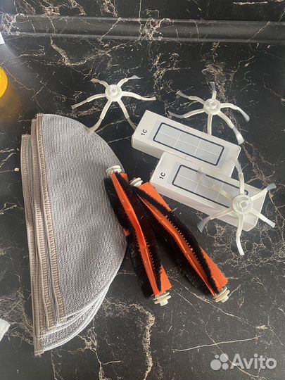 Комплектующие на робот-пылесос