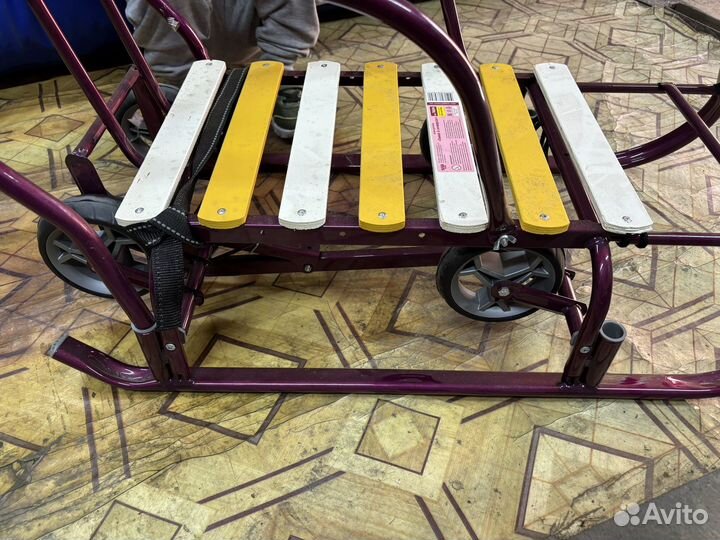 Подам санки новые