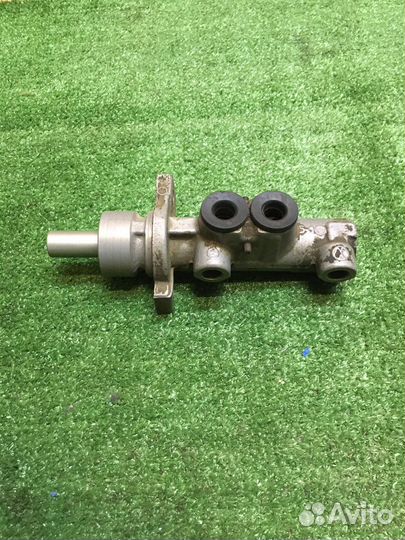 Цилиндр тормозной главный Skoda Octavia