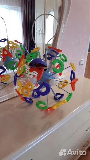 Люстра с разноцветными буквами