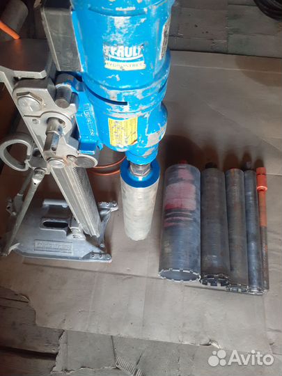 Алмазное бурение, сверление отверстий в стене