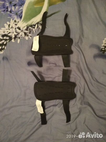 Щитки футбольные demix