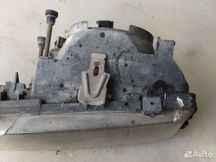 Фара передняя левая форд Сиерра мк1