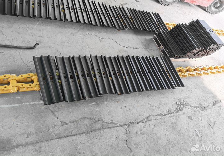 Башмак экскаватора Hitachi Z40303M0N0600V