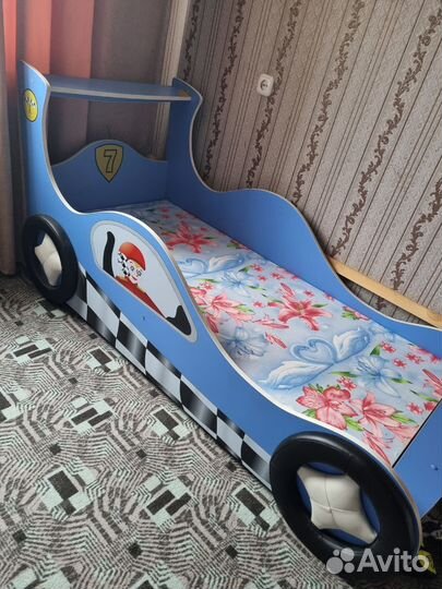 Кровать машинка