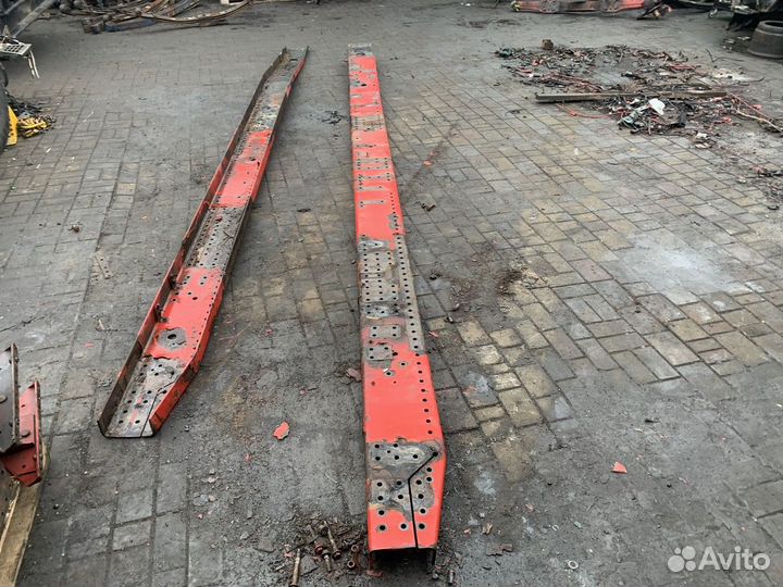 Лонжерон левый Volvo FH