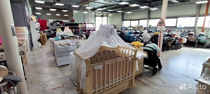 Кроватка детская в наличии.маятник, круг, классика