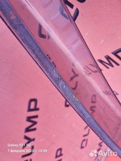 Ветровик передний левый Toyota Corolla Axio NZE141