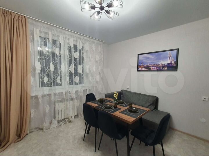 2-к. квартира, 60 м², 1/10 эт.