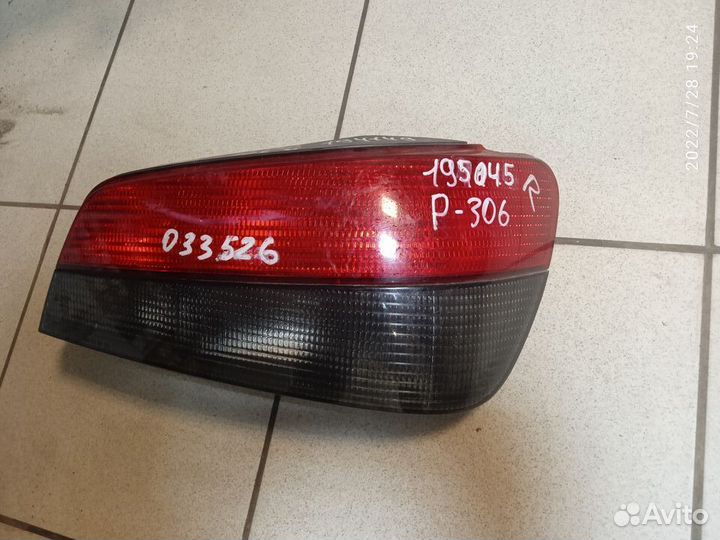 Фонарь задний наружный правый Peugeot 306