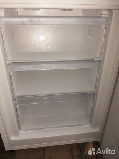 Холодильник Hisense