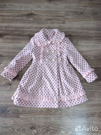 Пальто на девочку 5 -6 лет