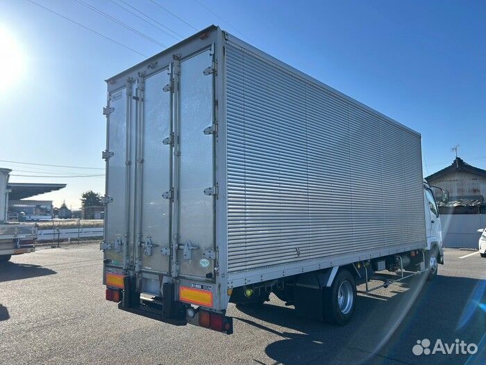 Промтоварный фургон 30 м³ Mitsubishi Fuso Fighter, 2006