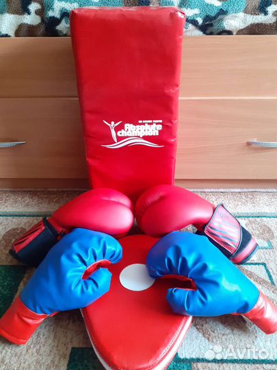 Боксерские перчатки